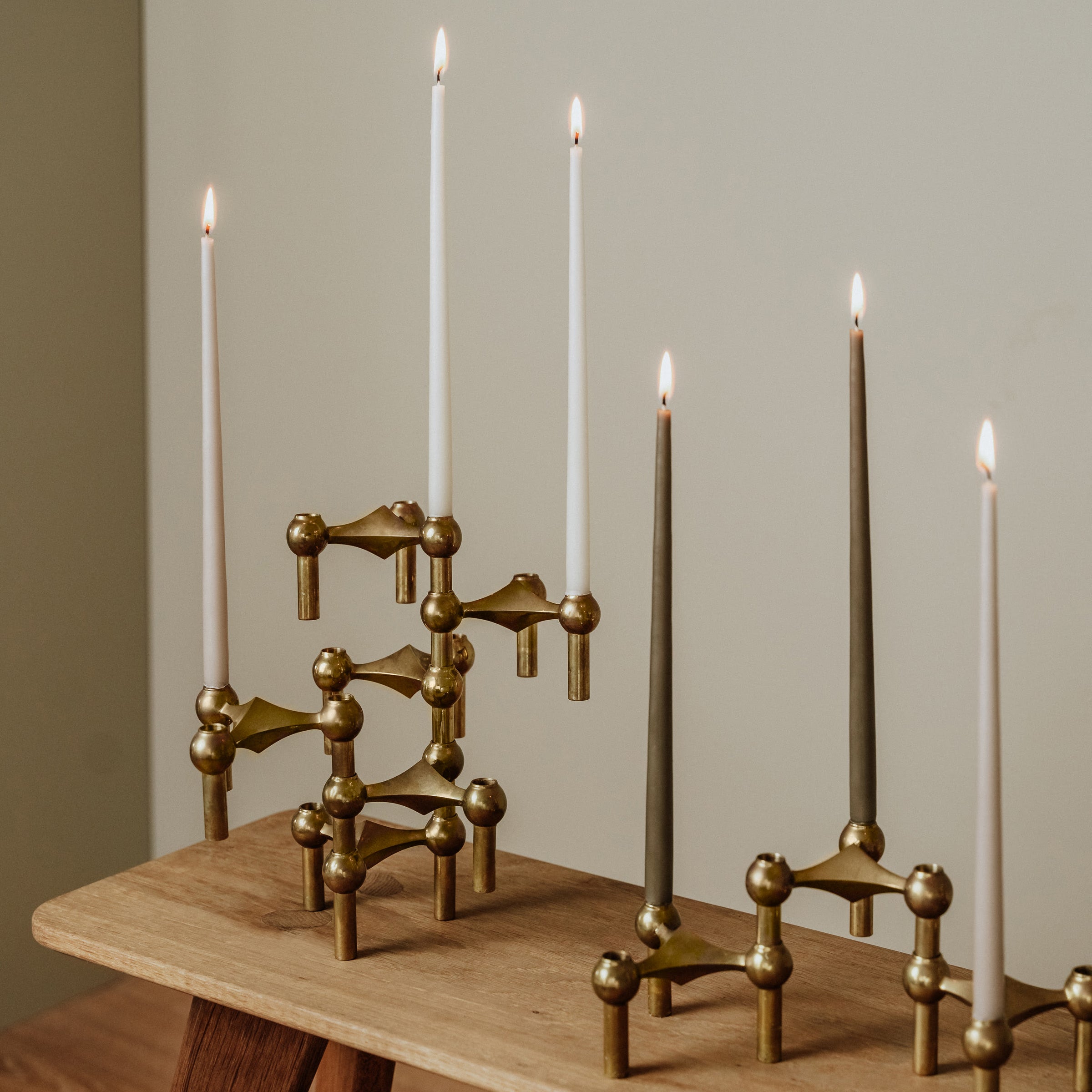 Stoff Nagel Candle Stand in Solid Brass
