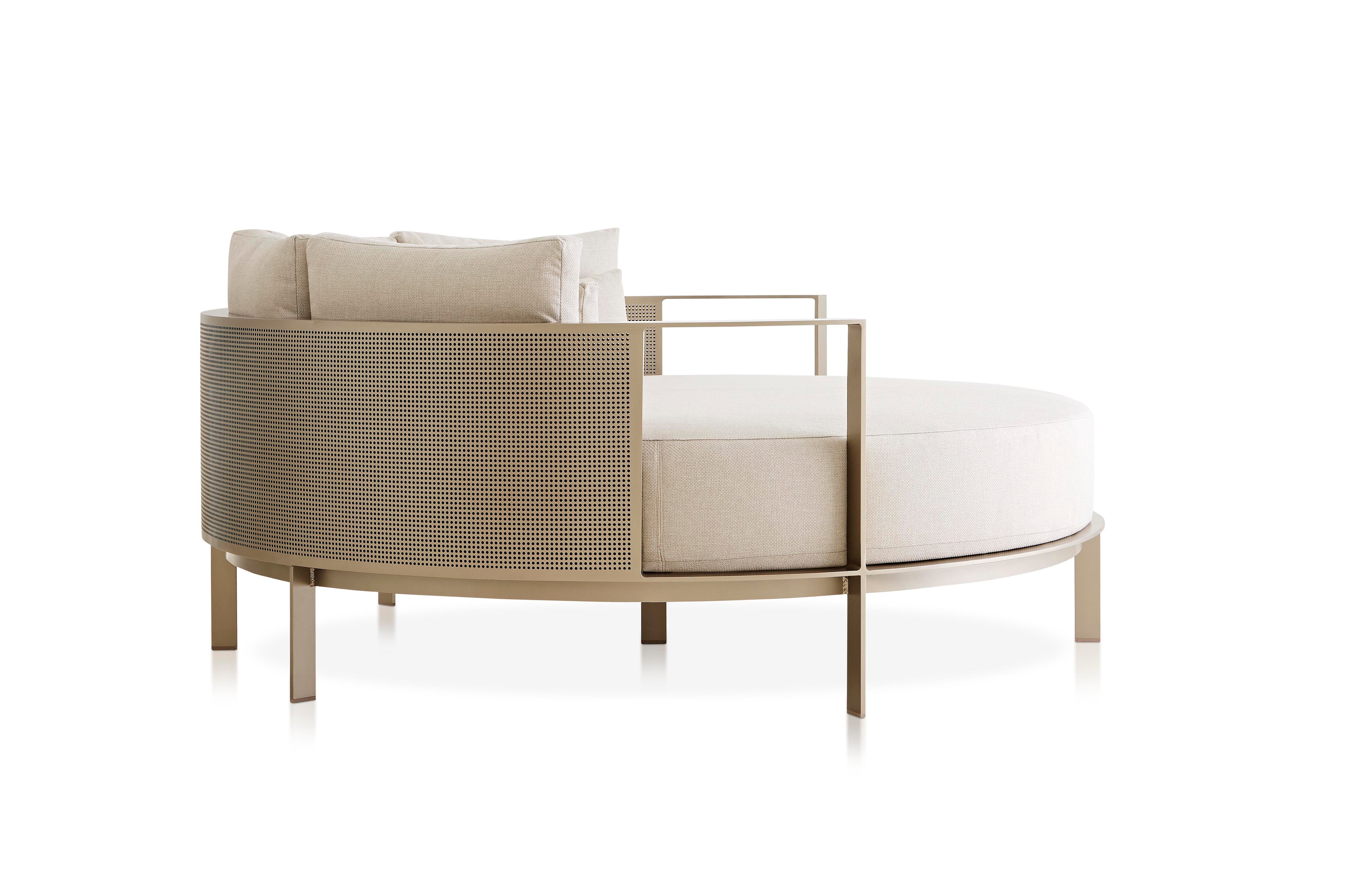 Solanas Round Chill Bed